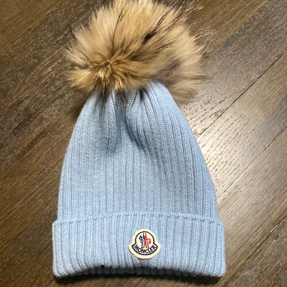 Moncler beani. XL